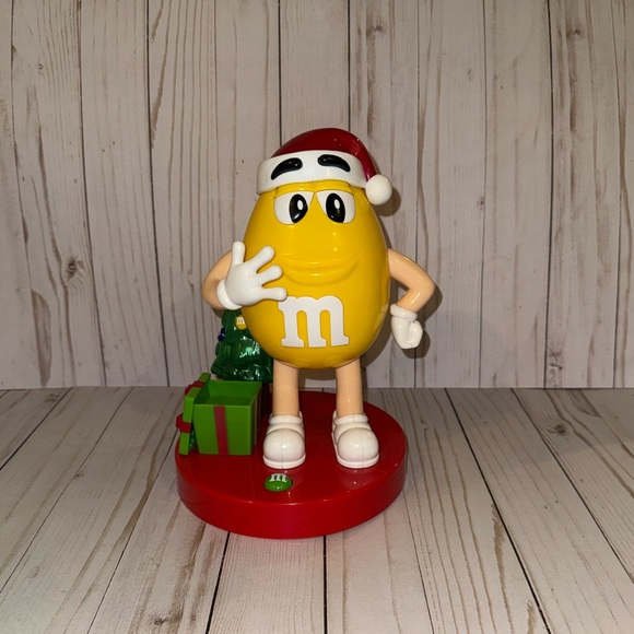 M&M man electronic candy dispenser - Picture 4 of 11